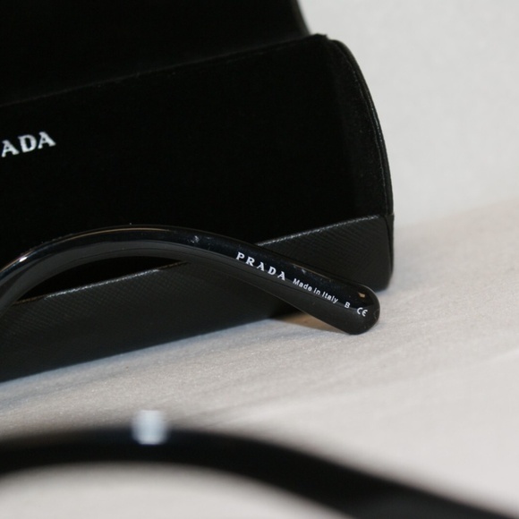 Authentic Prada 33P 54-19-135 - Picture 5 of 6